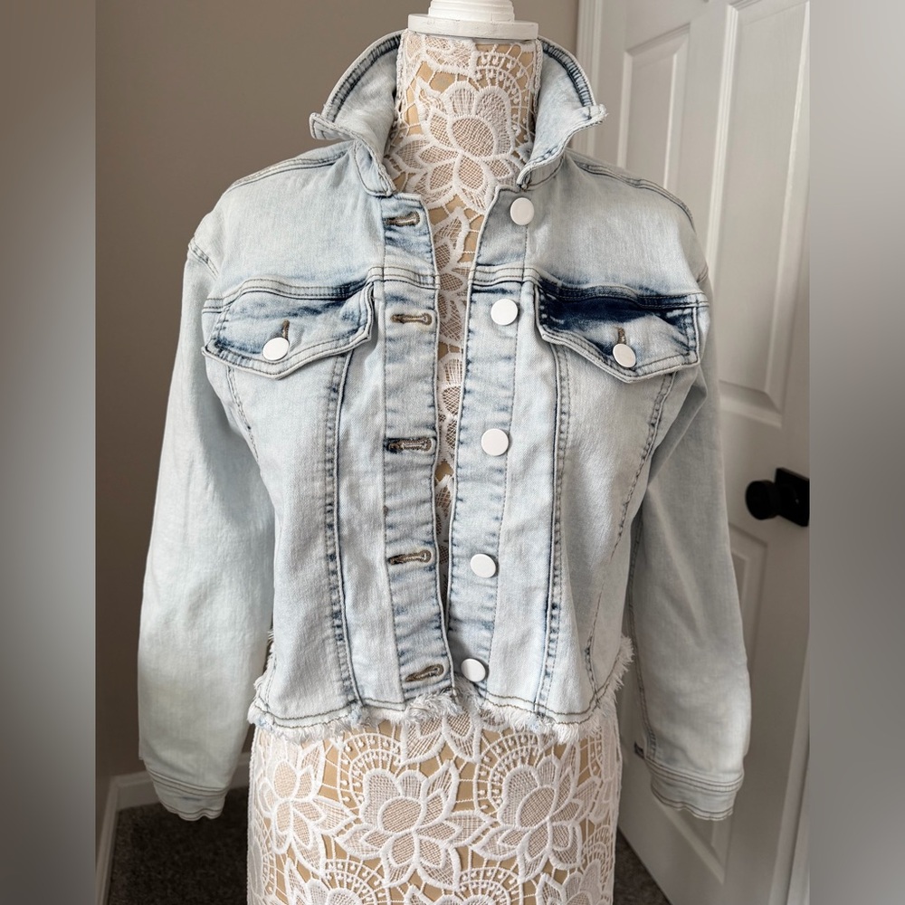 VENUS Faded Blue 3/4 length Jean Jacket size women’s medium